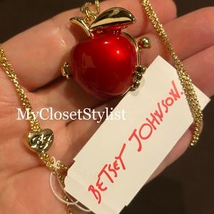 BETSEY JOHNSON NYC Red Apple Locket Necklace! New NWT New York apple of my eye